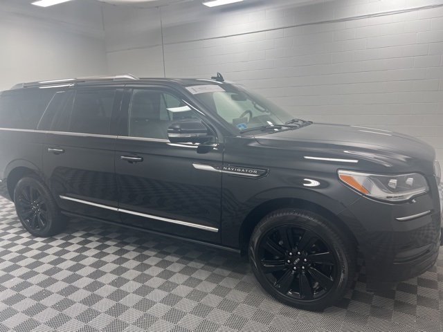 2023 Lincoln Navigator L Reserve photo 4