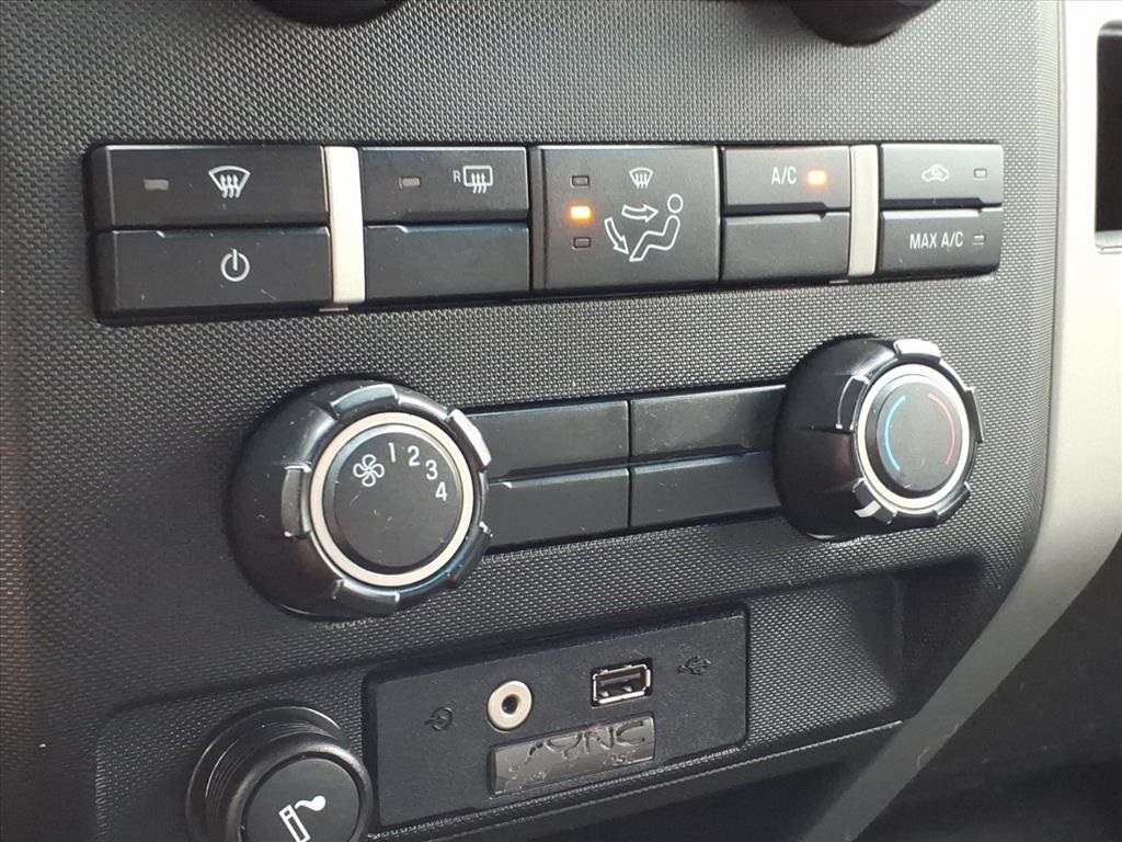 2012 Ford F-150 XLT photo 22