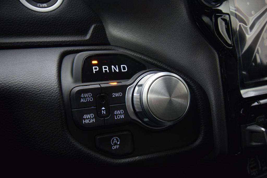 2025 Ram 1500 Laramie photo 24