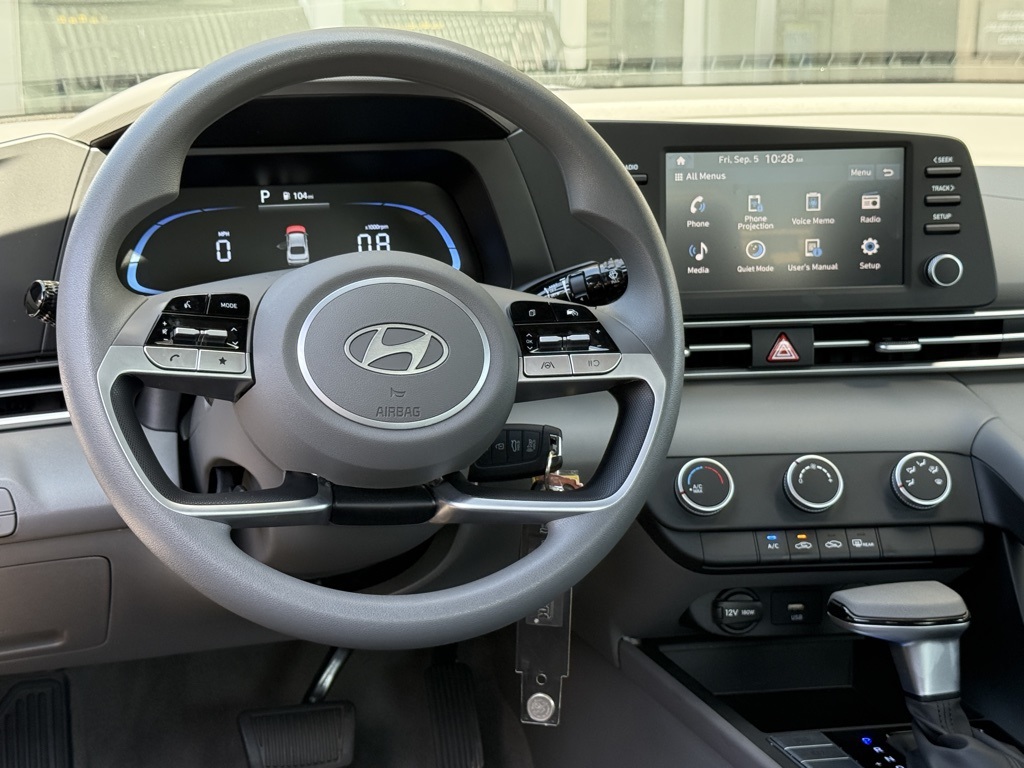 2025 Hyundai Elantra SE photo 21