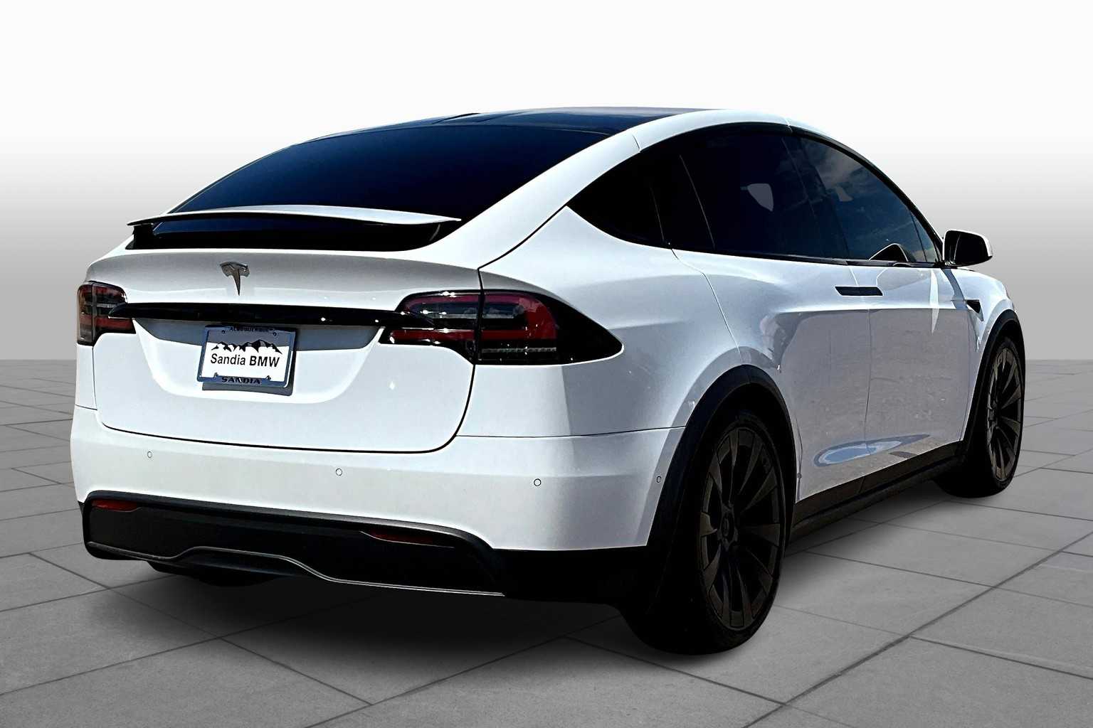 2022 Tesla Model X photo 10