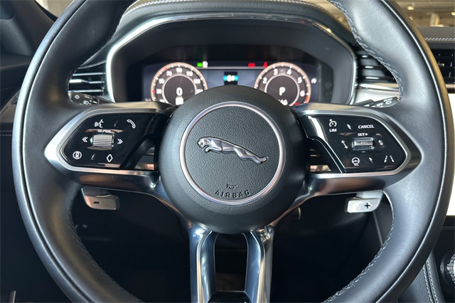 2025 Jaguar F-PACE P250 R-Dynamic S photo 19