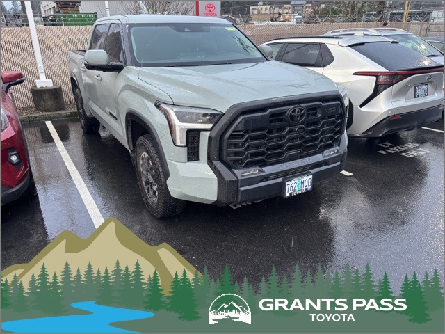 2022 Toyota Tundra SR5's photo
