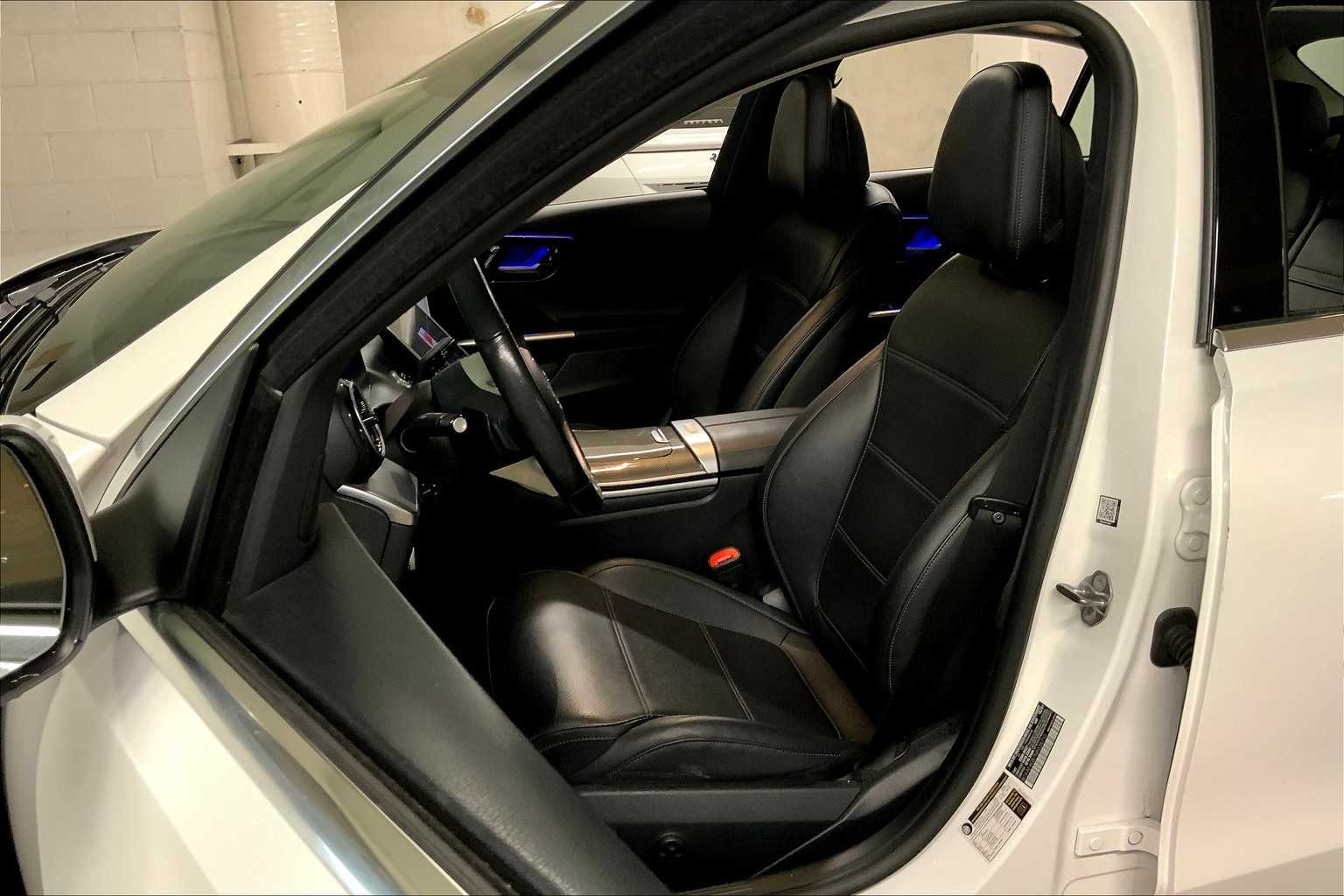 2022 Mercedes Benz C 300 photo 7