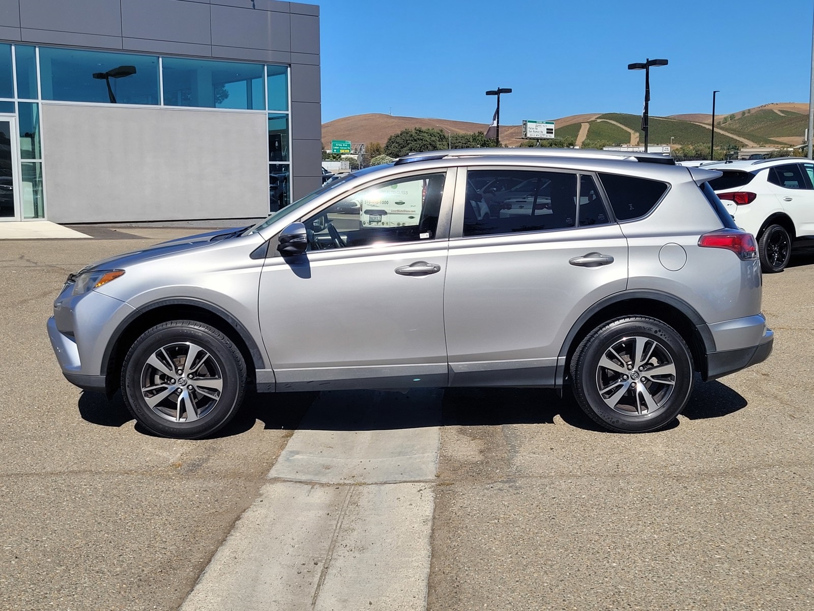 2018 Toyota RAV4 XLE photo 7