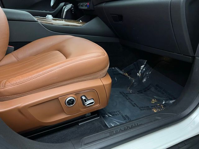 2022 Maserati Levante GT photo 16