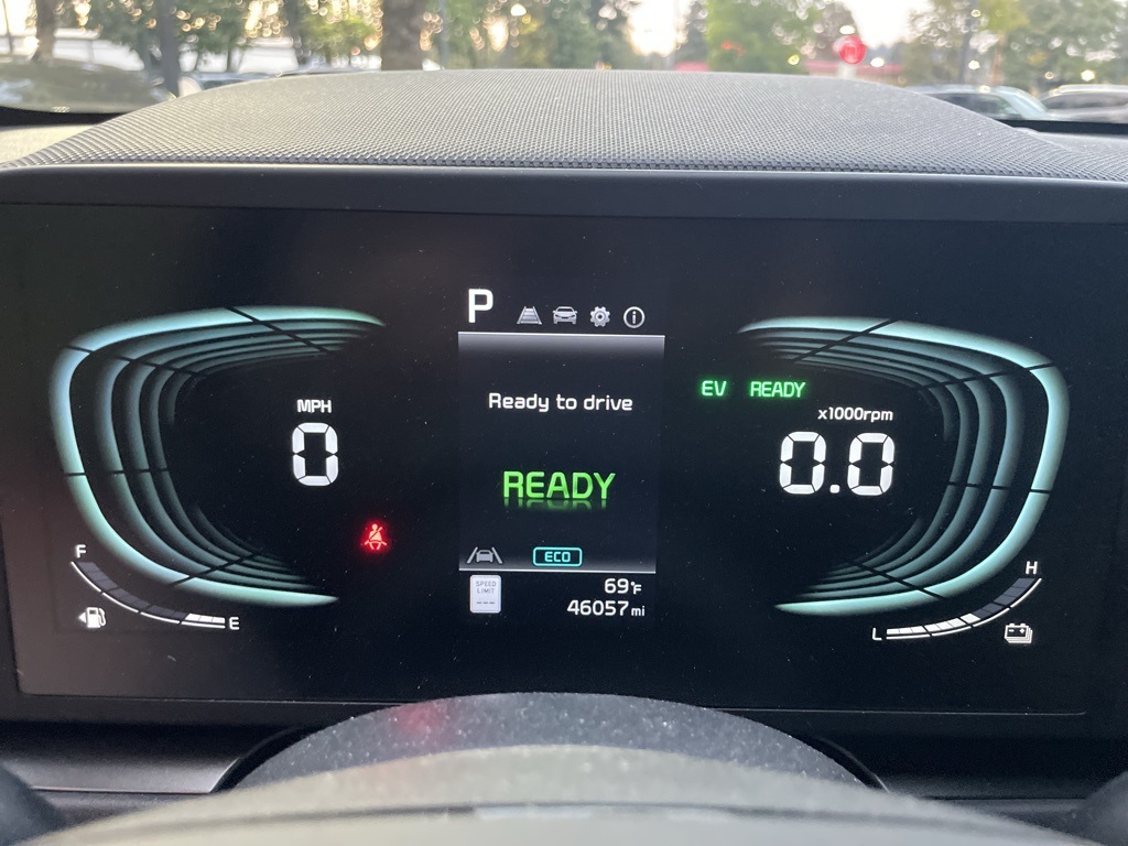 2023 Kia Niro LX photo 14