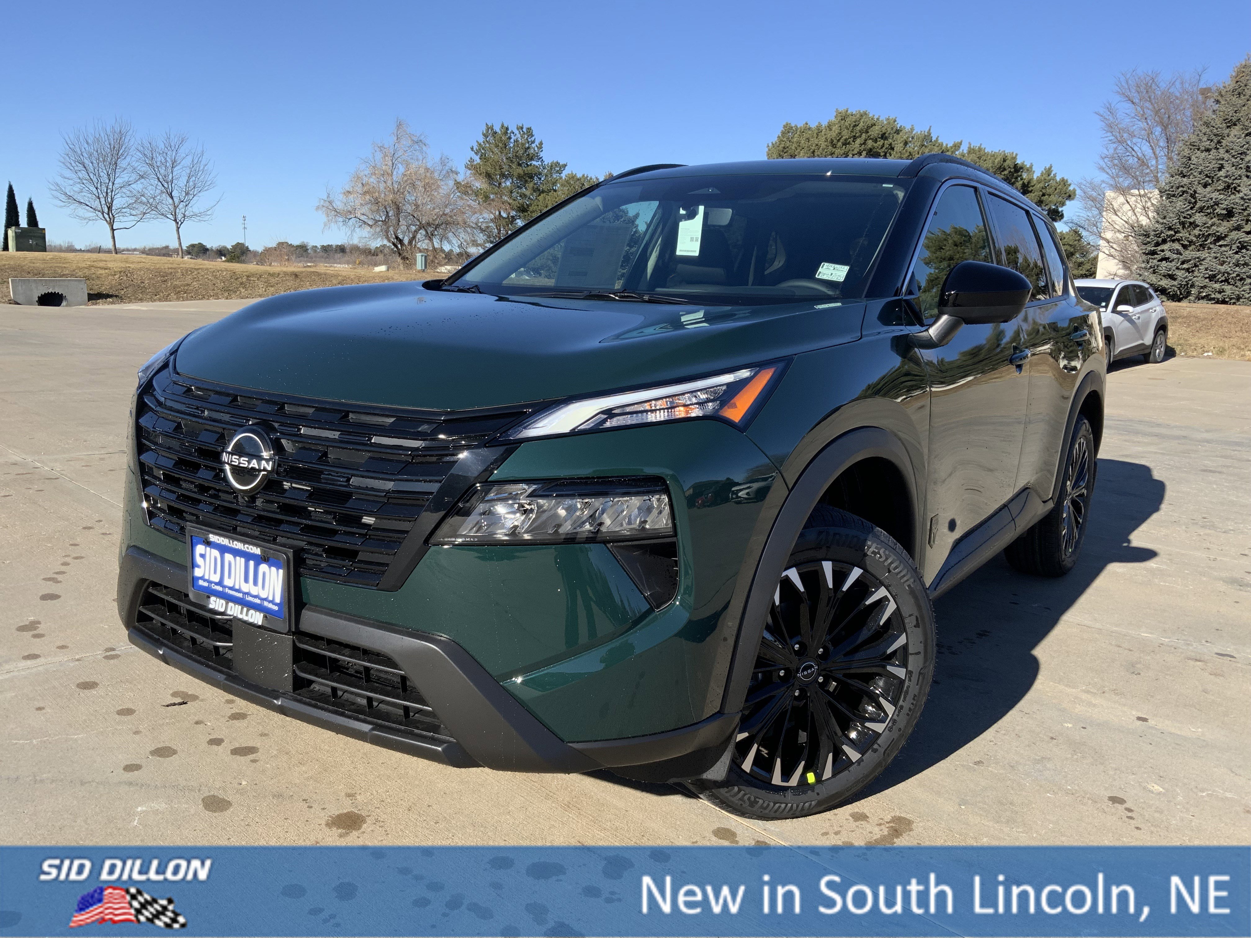 2026 Nissan Rogue Dark Armor's photo