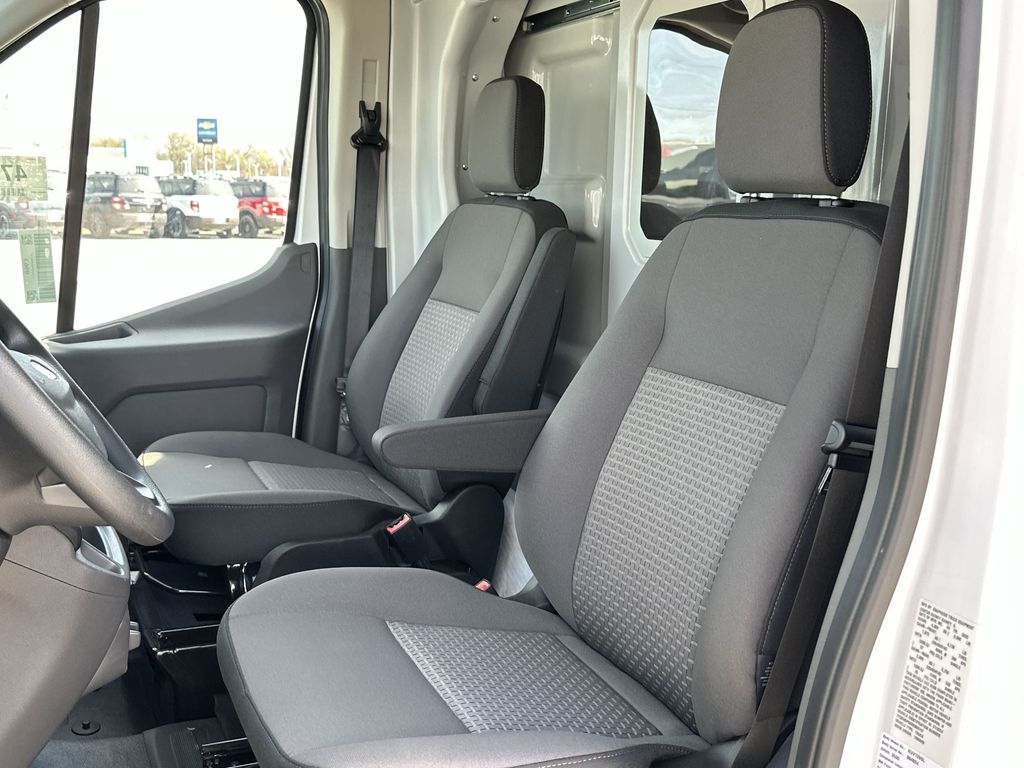 2024 Ford Transit Cutaway photo 11