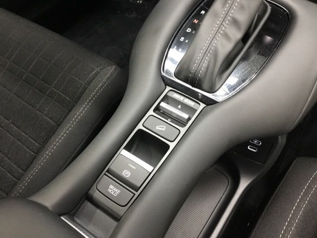 2025 Honda HR-V LX photo 16
