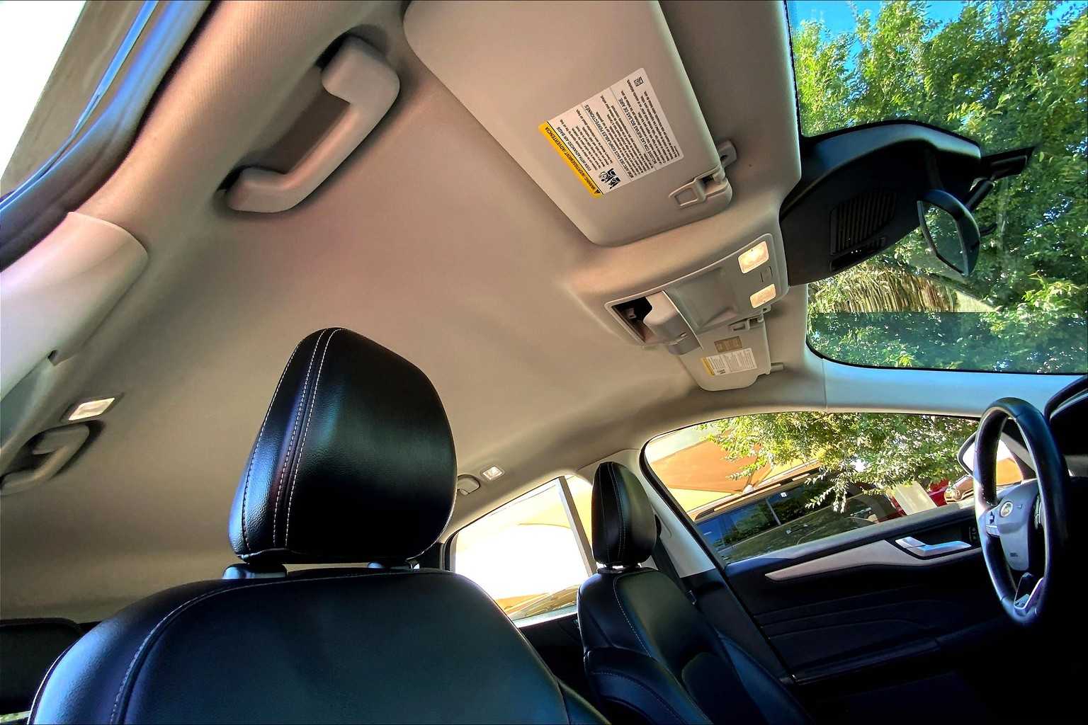 2022 Ford Escape SEL photo 13
