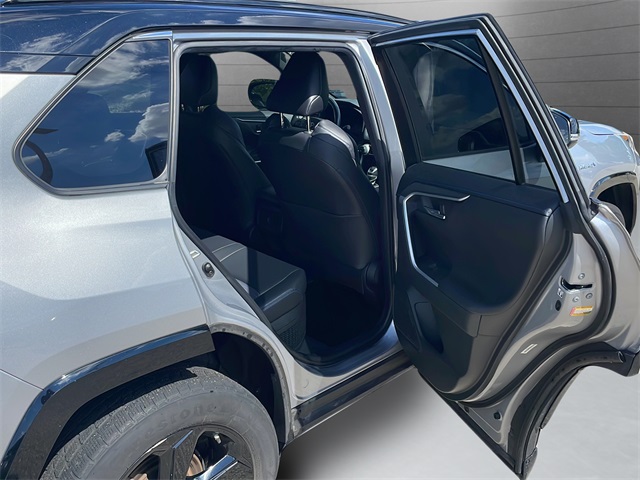 2019 Toyota RAV4 Hybrid XSE photo 38