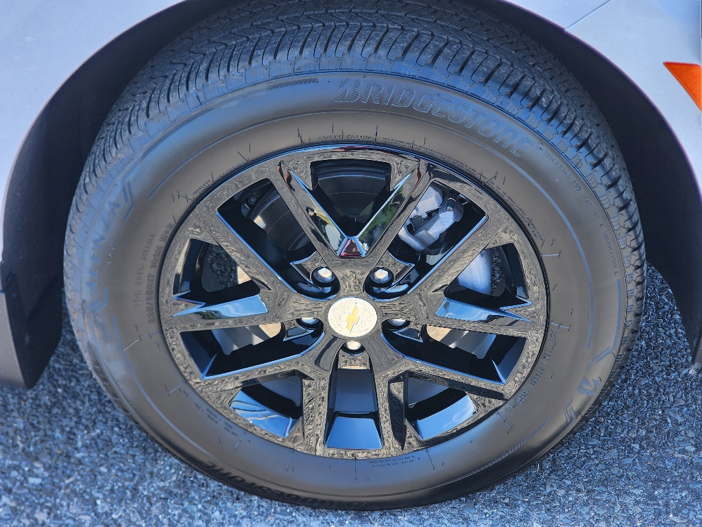 2024 Chevrolet Equinox LS photo 4