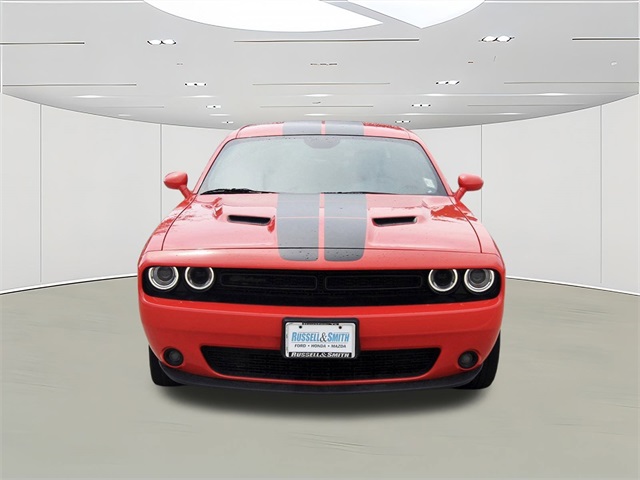 2023 Dodge Challenger SXT photo 2