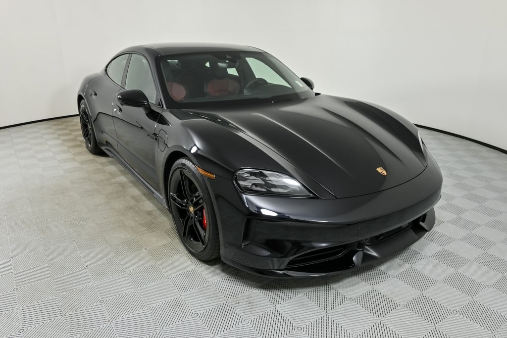 2025 Porsche Taycan GTS photo 26