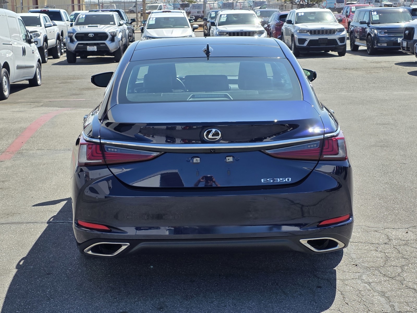 2022 Lexus ES 350 photo 8