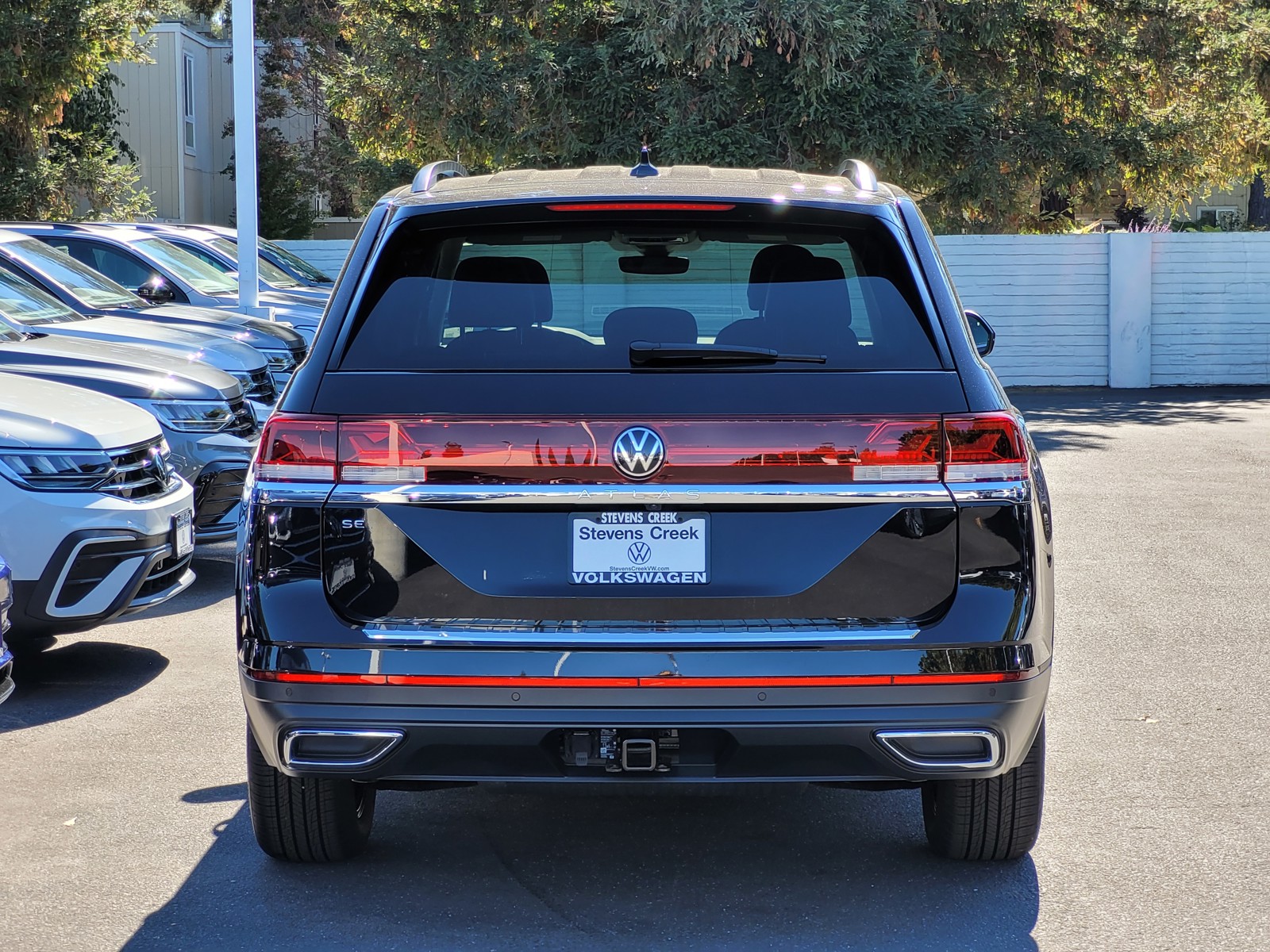 2024 Volkswagen Atlas SE Technology photo 2
