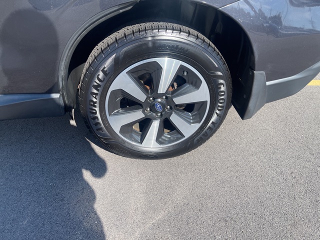 2018 Subaru Forester 2.5i Premium photo 10