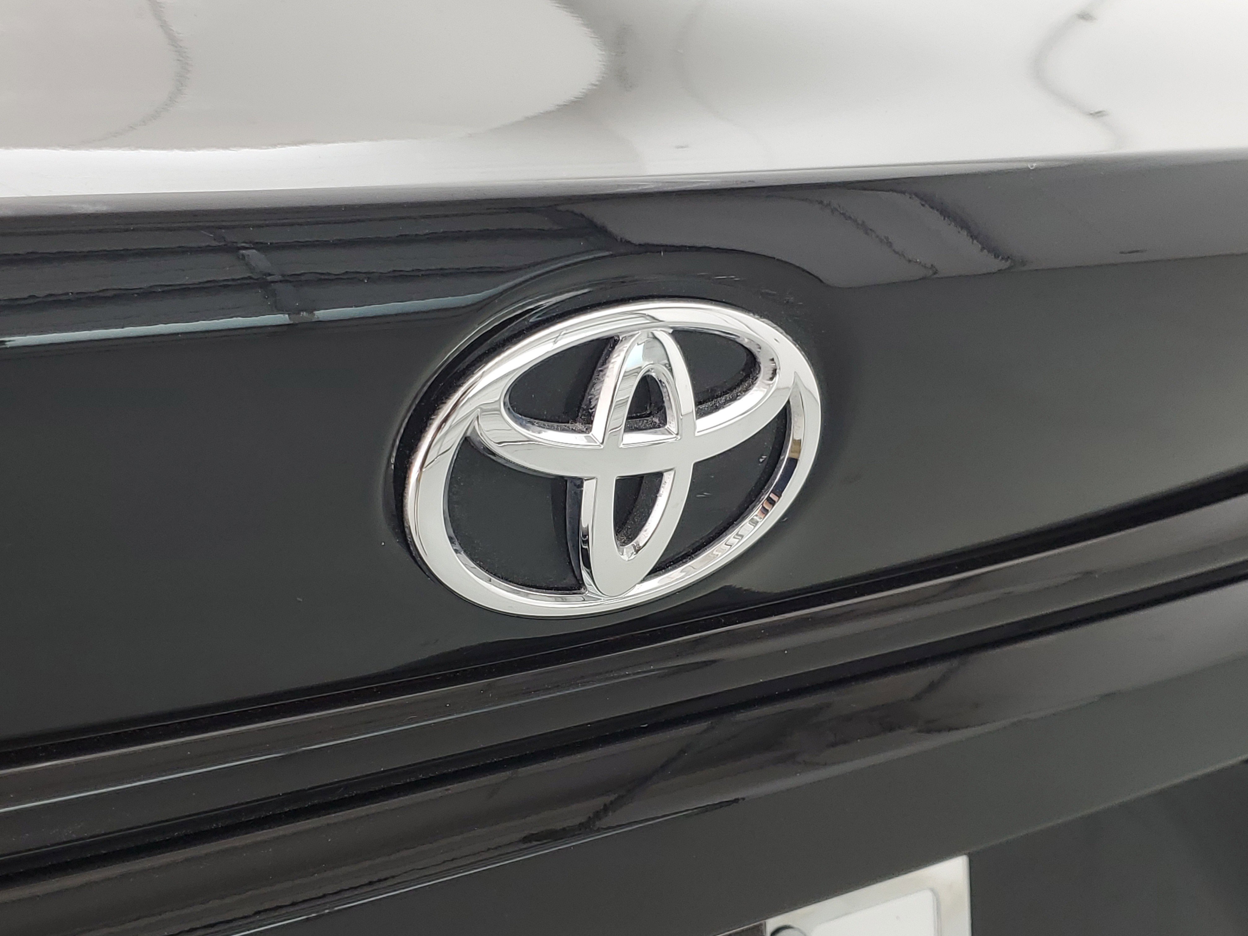 2024 Toyota Corolla LE photo 3