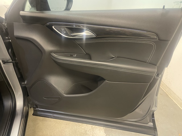2022 Buick Envision Preferred photo 24