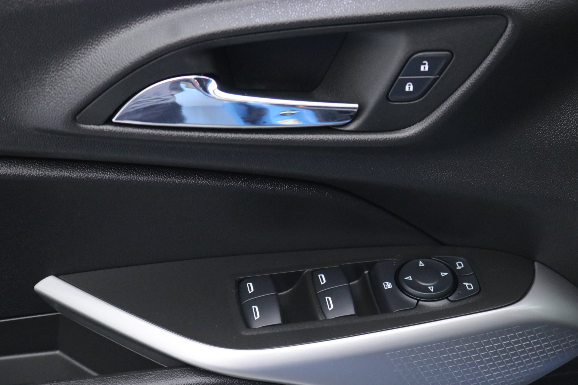 2024 Chevrolet Trax photo 21