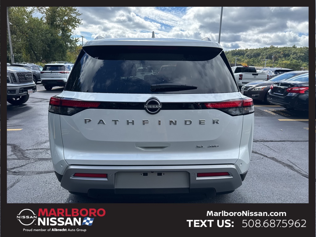 2025 Nissan Pathfinder SL photo 4