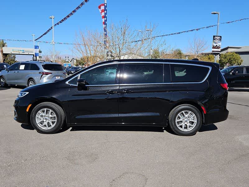 2025 Chrysler Pacifica photo 5