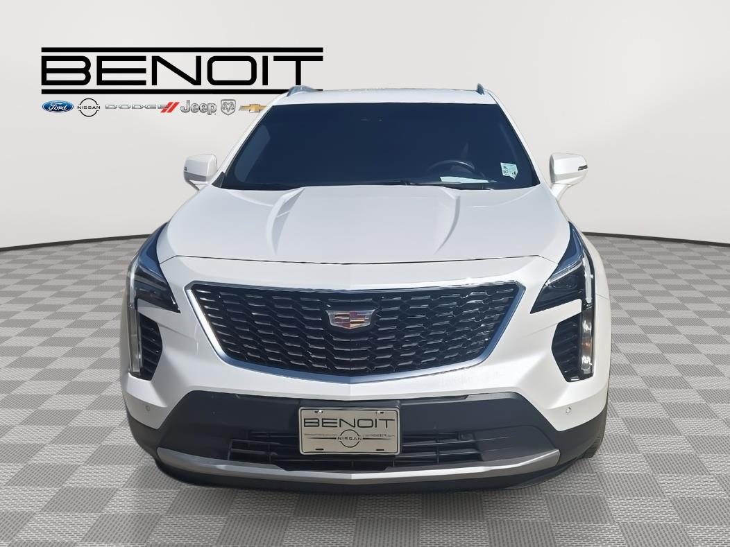2022 Cadillac XT4 Premium Luxury photo 2