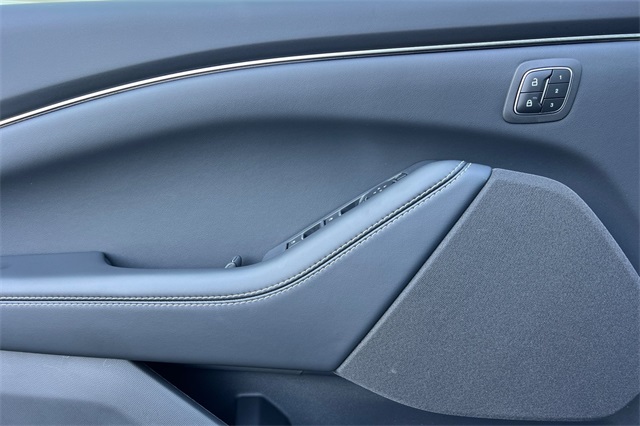 2025 Ford Mustang Mach-E Select photo 11