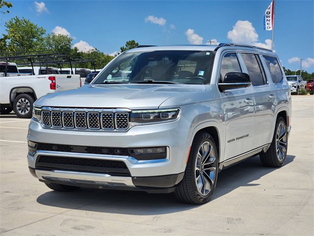 2023 Jeep Grand Wagoneer III photo 3