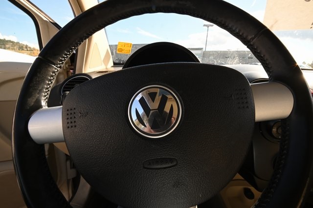 2010 Volkswagen Beetle 2.5L photo 18