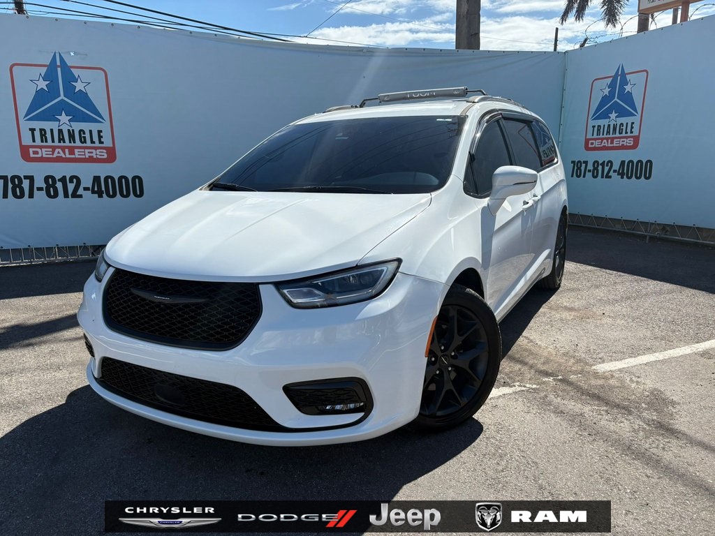 2021 Chrysler Pacifica Touring L's photo