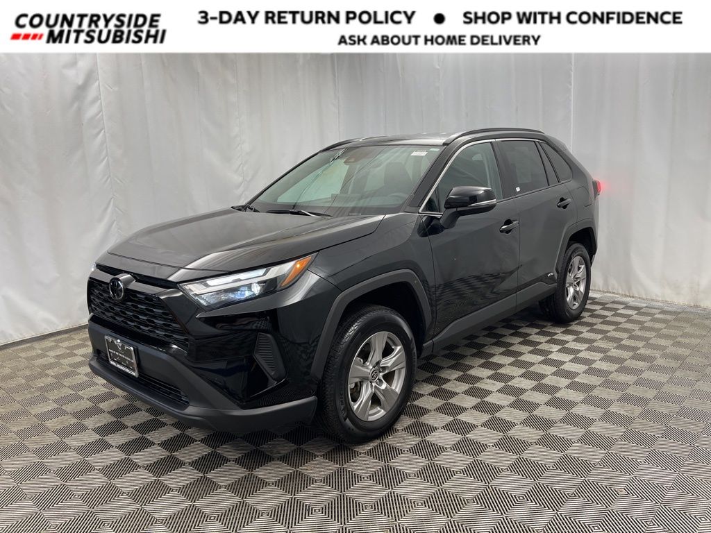 2025 Toyota RAV4 XLE's photo