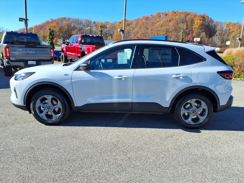 2026 Ford Escape ST-Line photo 2