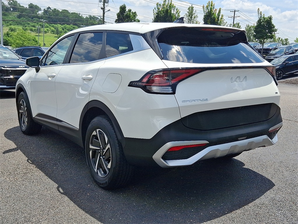 2023 Kia Sportage Hybrid LX photo 4