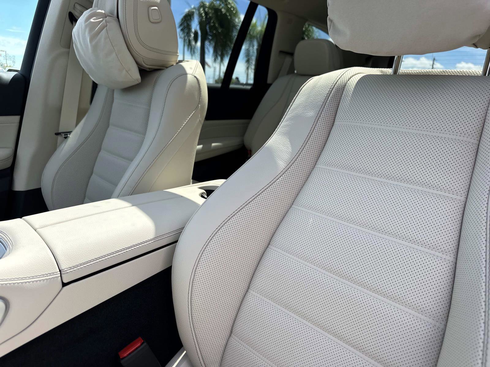 2026 Mercedes Benz GLS 450 4MATIC photo 20