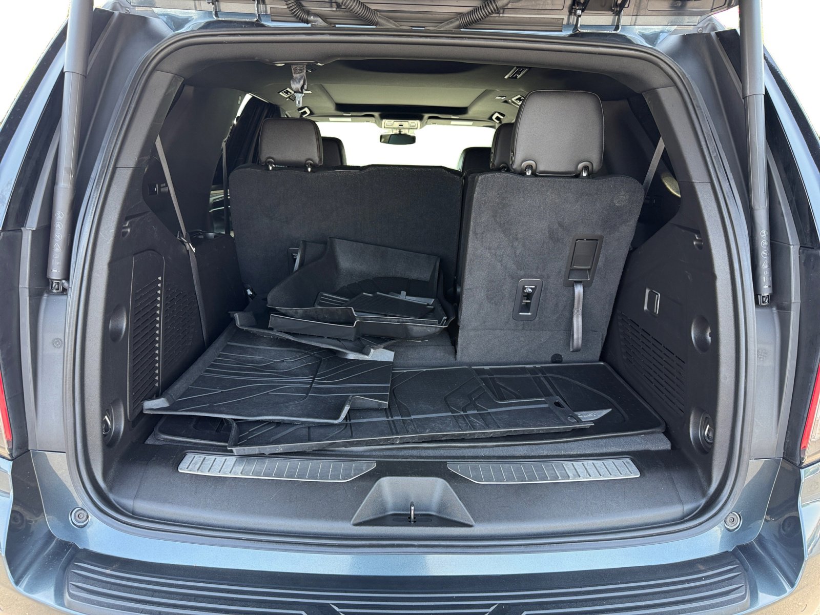 2021 Chevrolet Tahoe RST photo 16