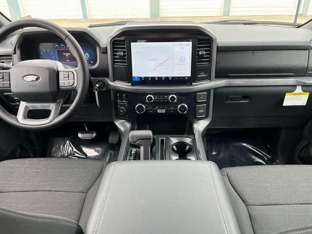 2025 Ford F-150 XLT photo 14