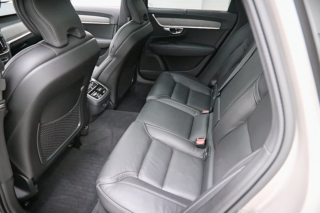 2026 VOLVO V90CC - Image 24