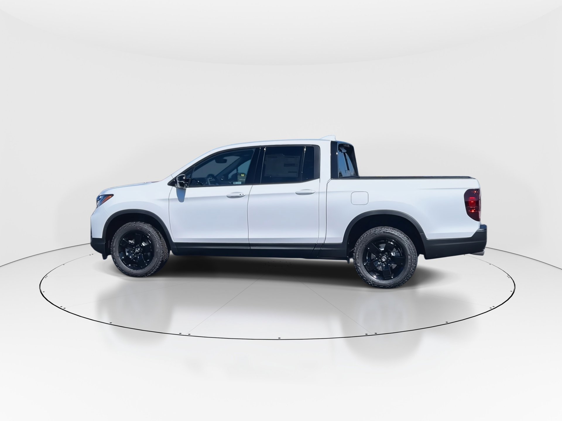 2025 Honda Ridgeline Black Edition photo 2