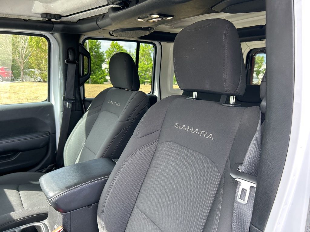 2022 Jeep Wrangler Unlimited Sahara photo 13