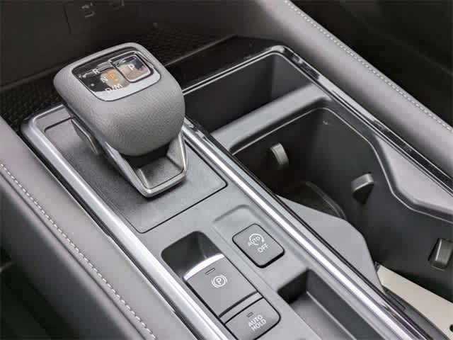 2025 Nissan Pathfinder SV photo 17