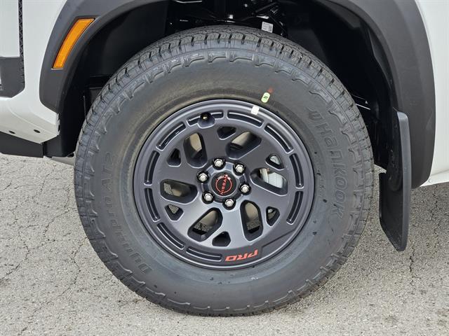 2025 Nissan Frontier PRO-4X photo 6