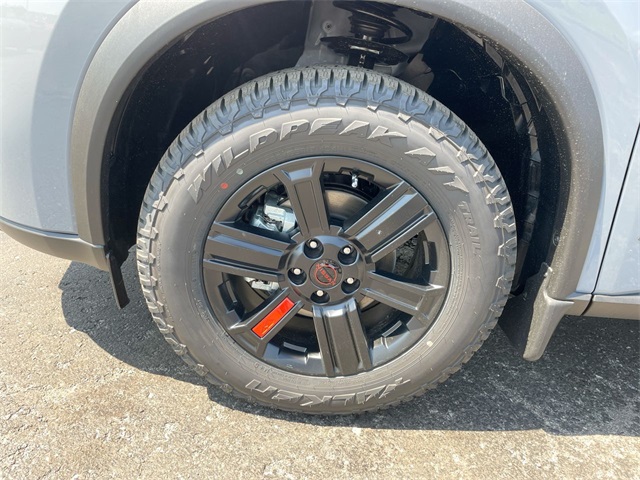 2025 Nissan Rogue SV photo 17