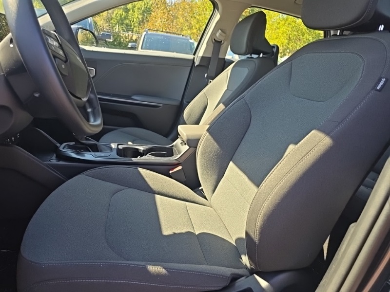 2025 Kia K4 LXS photo 6