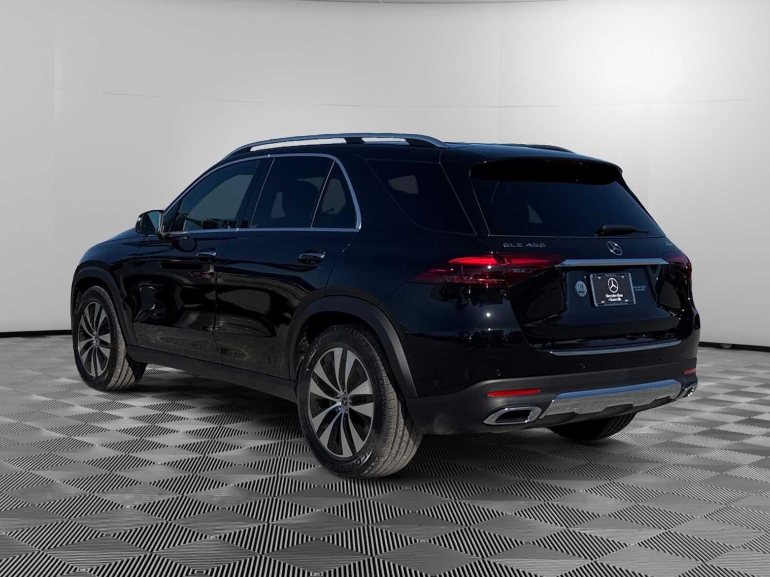 2025 Mercedes Benz GLE 450 4MATIC photo 3