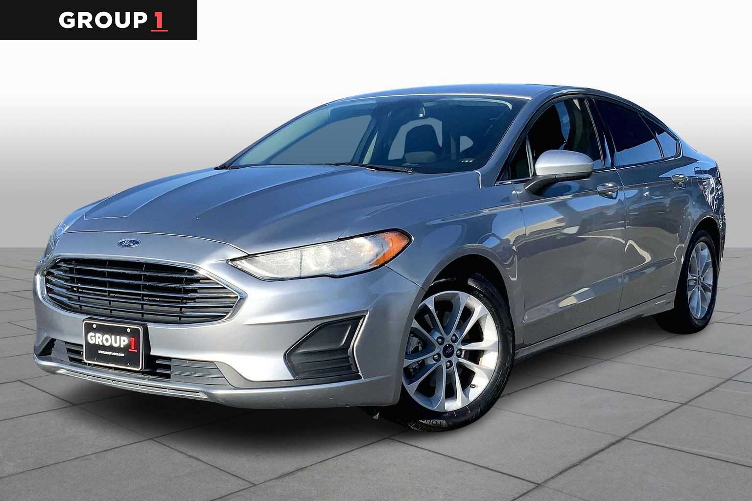 2020 Ford Fusion SE's photo