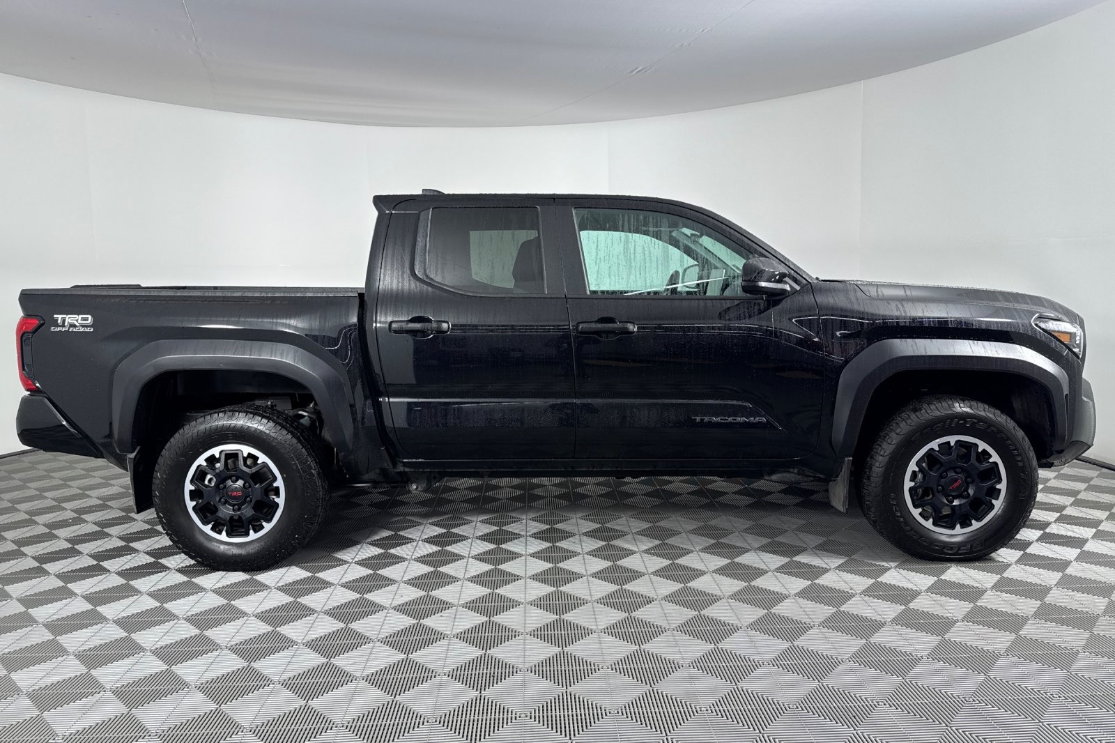 2024 Toyota Tacoma TRD Off-Road Double Cab photo 3