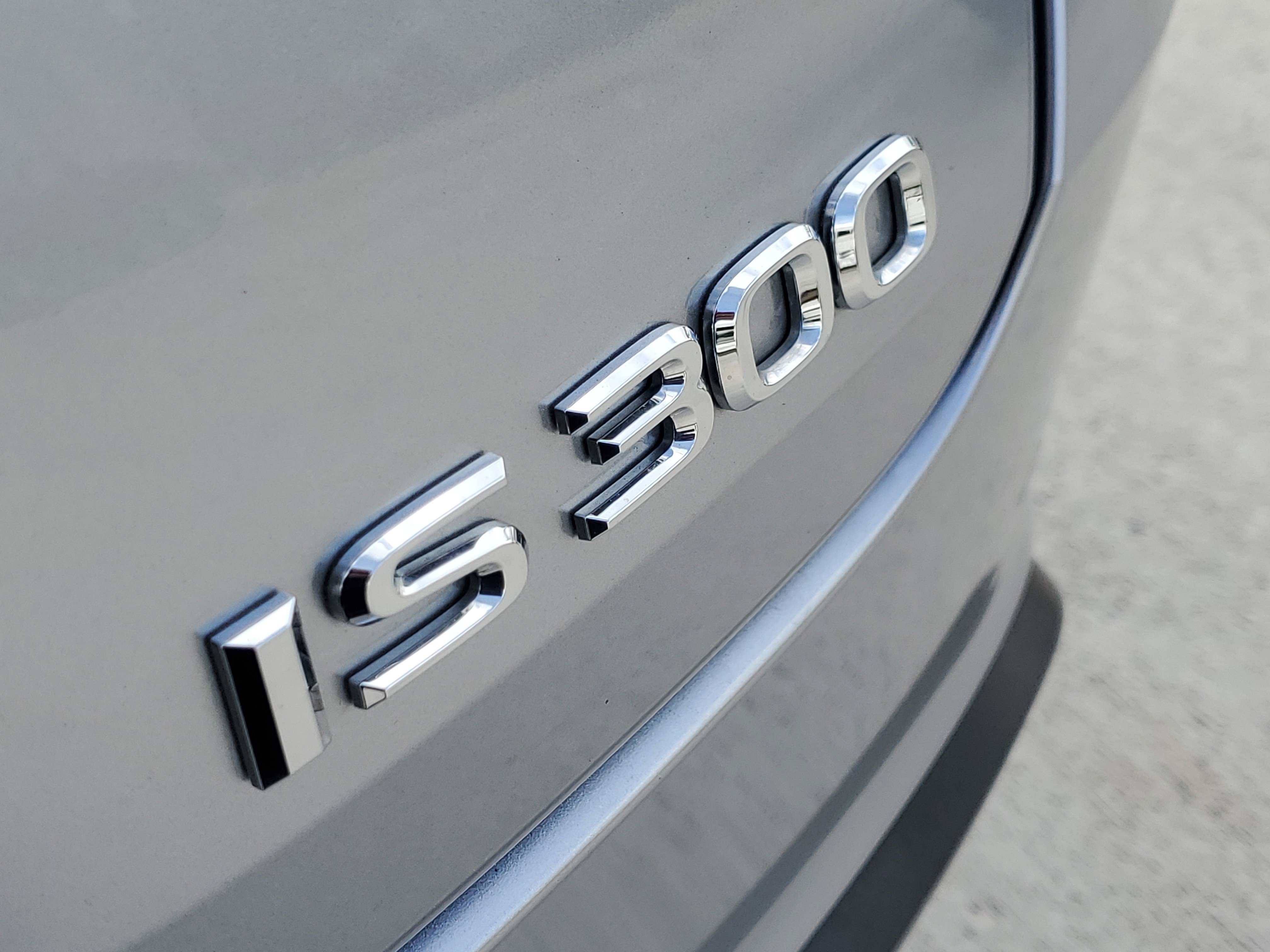 2024 Lexus IS 300 photo 7