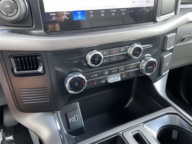 2025 Ford F-150 Lightning XLT photo 11